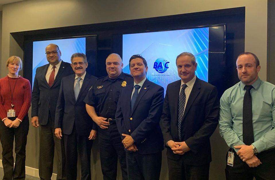 Delegados la Aduana de los Estados Unidos (CBP), entre ellos los Sres. Manny Garza; director del programa CTPAT y Carlos Ochoa; jefe de la división comercial y comunicaciones de CTPAT, en compañía de directivos de WBO, Fermín Cuza, presidente internacional, Manuel Echeverría; director ejecutivo y Álvaro Alpízar; vicepresidente de la Junta Directiva.